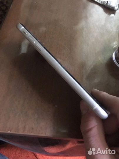 Телефон iPhone 11 64gb