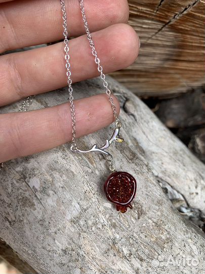 Серебряная подвеска спелый гранат
