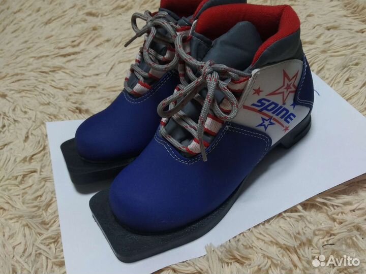 Лыжные ботинки