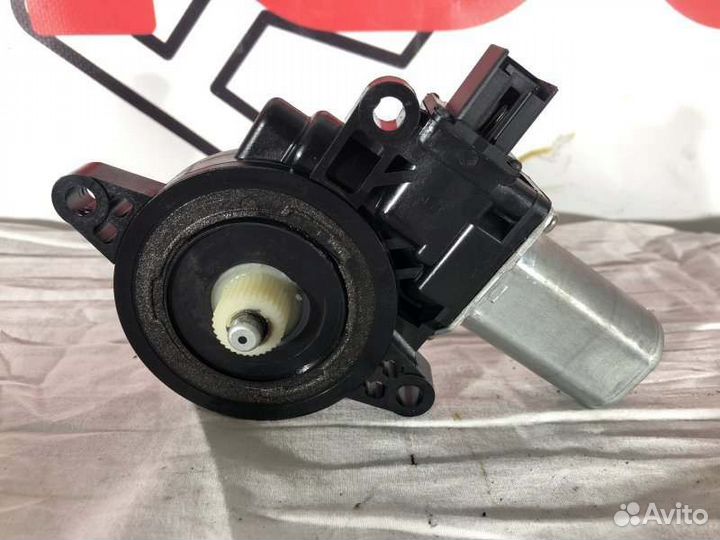 Моторчик стеклоподъемника задний левый Mazda Cx-5