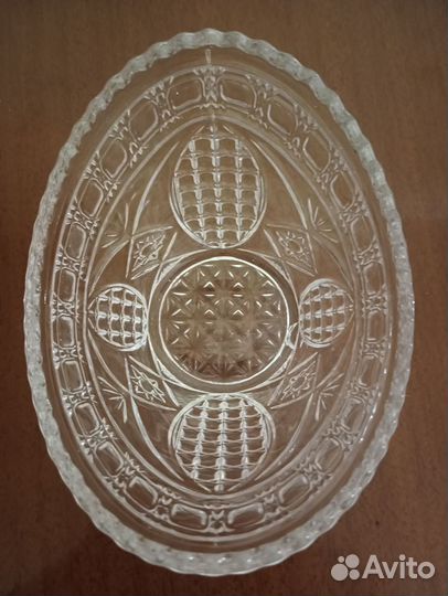 Посуда для сервировки стола