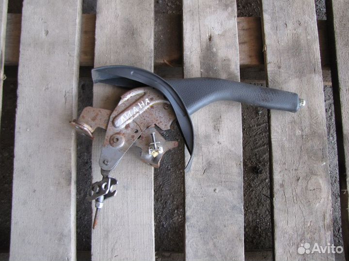 Ручник рычаг тормоза Suzuki Liana