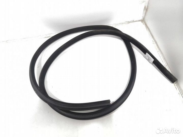 Уплотнитель двери передней левой Land Rover