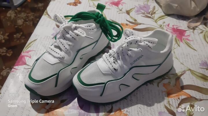 Кроссовки женские 37 размер новые