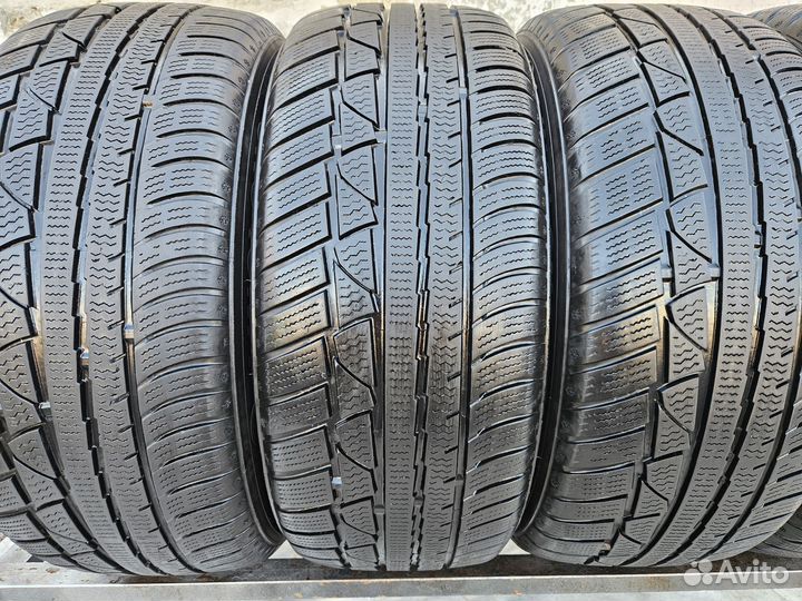 LingLong Green-Max Winter UHP 235/55 R17 103V