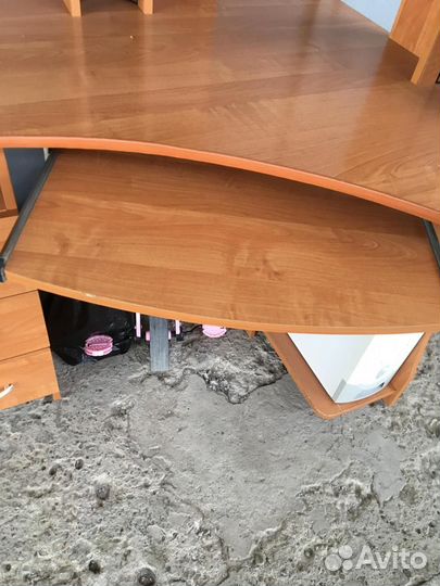 Компьютерный стол