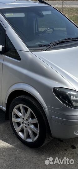 Крыло правое/левое на мерседес виано