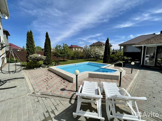 Отдых у бассейна