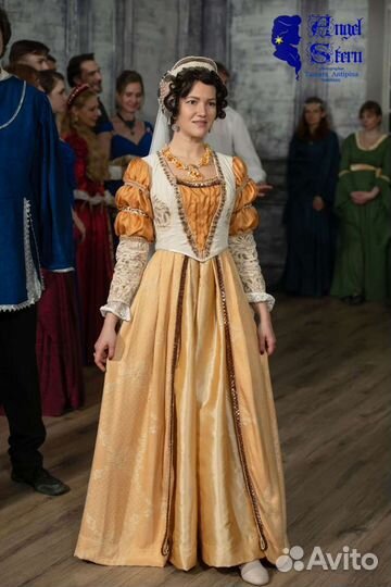 Историческое платье