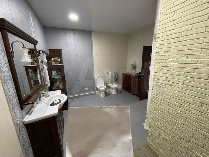 Дом 360 м² на участке 6 сот.