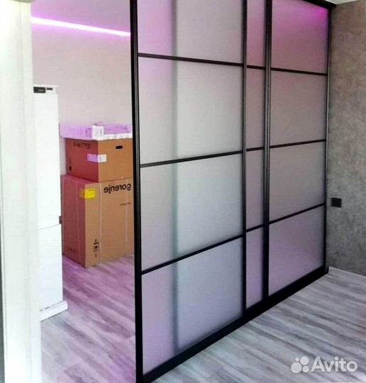 Стеклянная перегородка