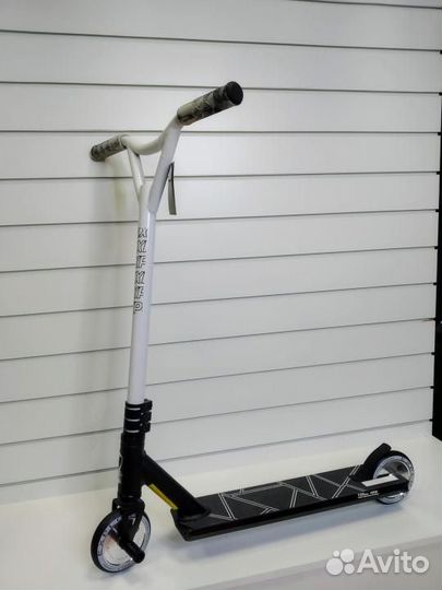 Tрюкoвой cамoкат Ехрlоre Lеidart Рro с пегой