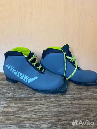 Лыжные ботинки