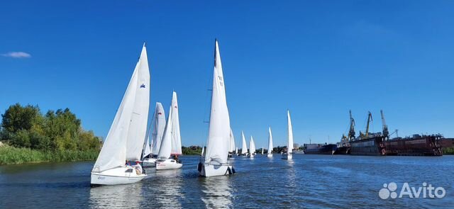 Осенняя прогулка на парусной яхте