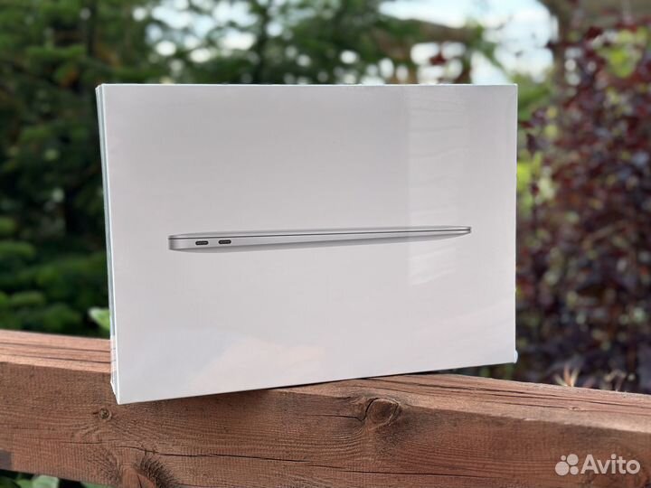 Macbook Air 13 2020 M1 8/256 Silver