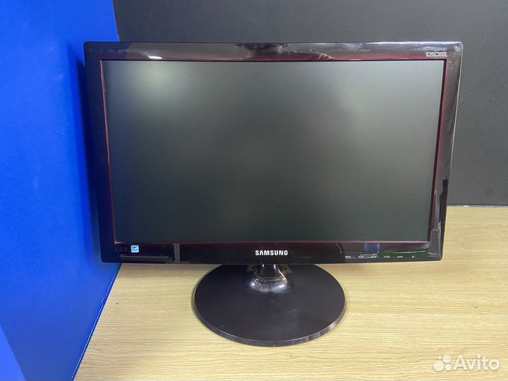 Монитор Samsung 20” HD 1600x900 DVI / VGA