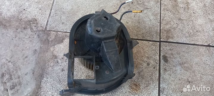 Моторчик печки renault симбол 1 год 2003