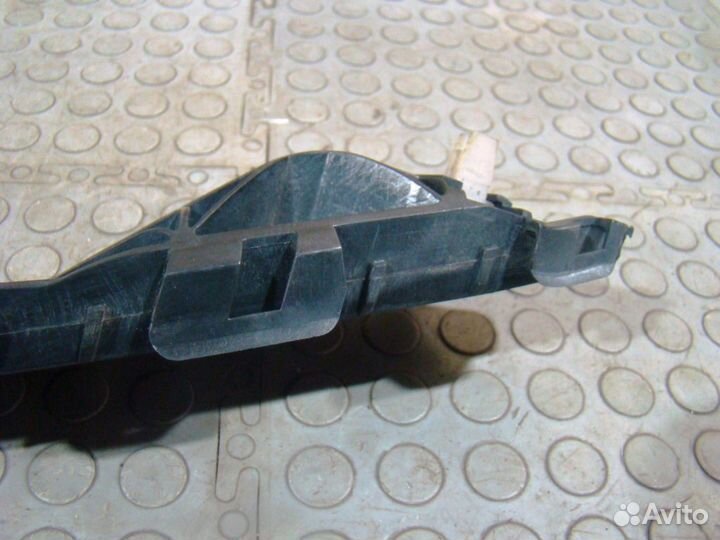 Hyundai ix35 Направляющая переднего бампера правая