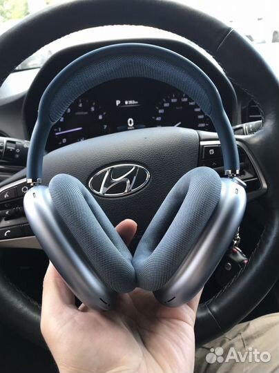 Apple airpods max sky blue