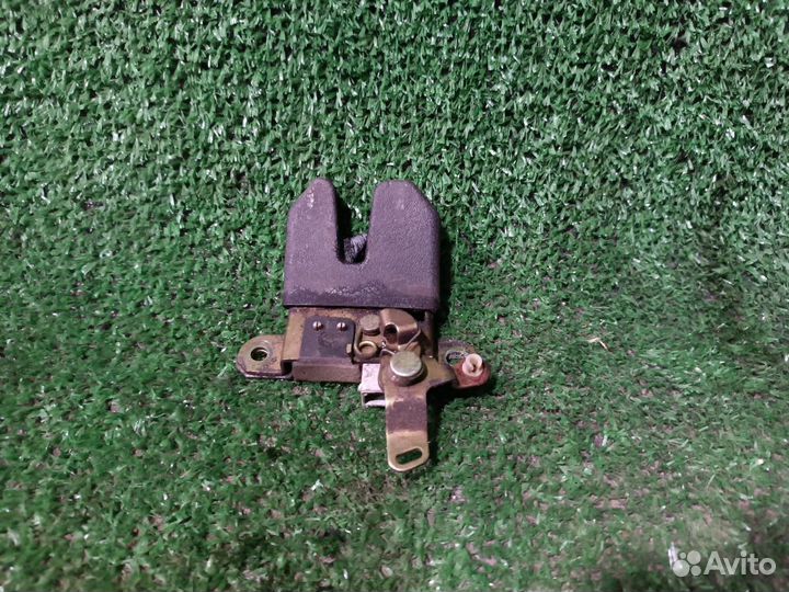 Замок багажника Skoda Superb I (2001—2006)