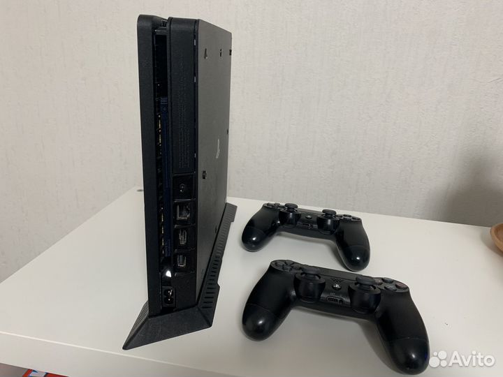 Sony Playstation 4 PS4 Slim 1tb, 2 геймпада