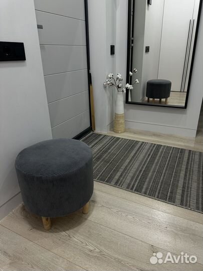 Пуфик + ковер + ваза