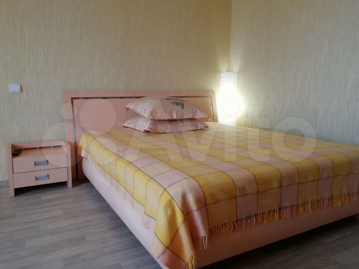 2-к. квартира, 70 м², 8/13 эт.