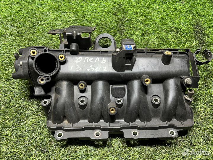 Коллектор впускной Opel Astra H / Family