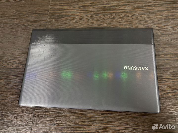 Ноутбук Samsung NP300E5C