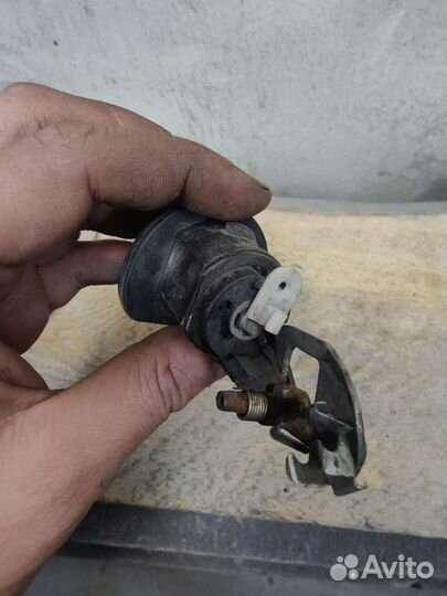 Замок багажника Renault Logan с 2010