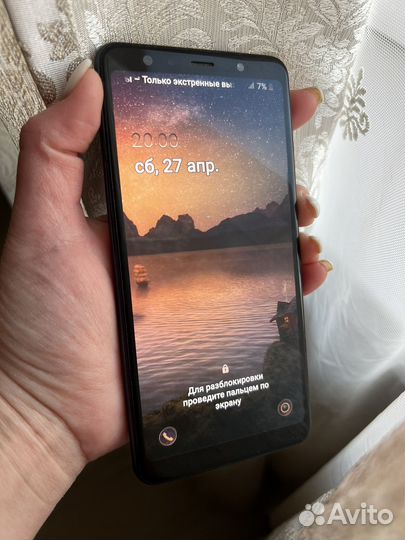 Samsung Galaxy A7 (2018), 4/64 ГБ