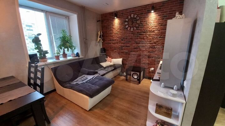 Доля в 3-к. квартире, 63 м², 3/9 эт.