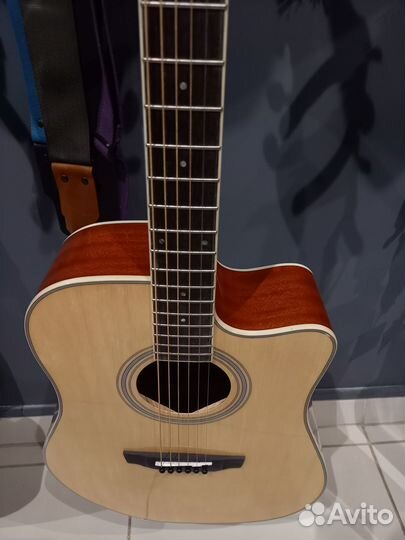 Электроакустическая гитара