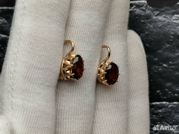 Золотые серьги 583 пробы, массой 3.38 грамма
