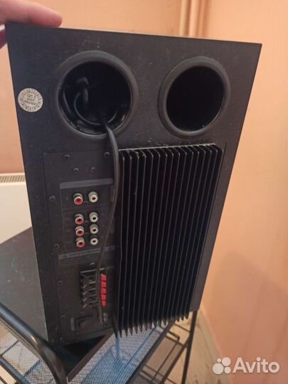 Активный сабвуфер