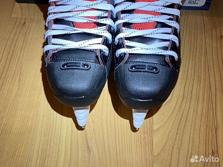 Хоккейные коньки Bauer NSX 26.8 см