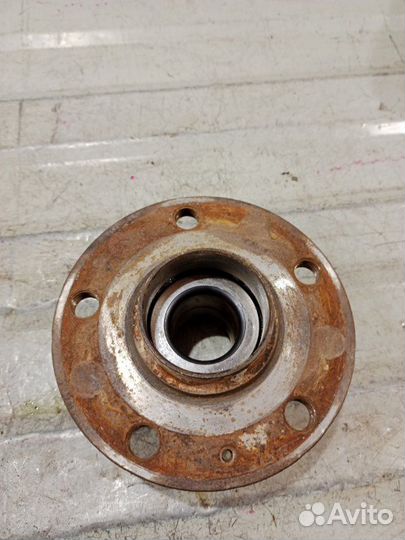 Ступица задняя Volkswagen Passat B8 CZD 1.4 2018