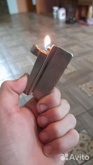 Винтажная зажигалка