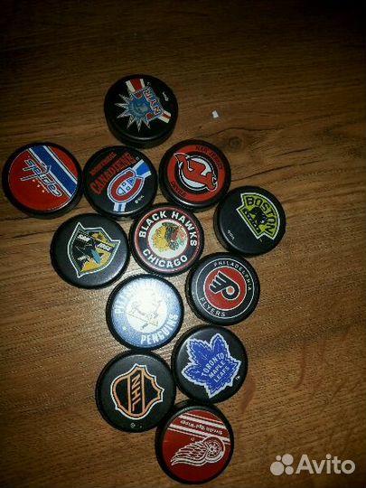 Шайбы с наклейками