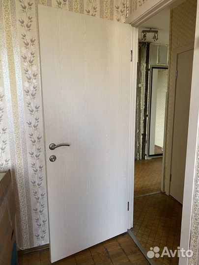 Межкомнатные двери бу 5 штук