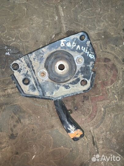 Опора двигателя Citroen Berlingo B8 1.6 2009