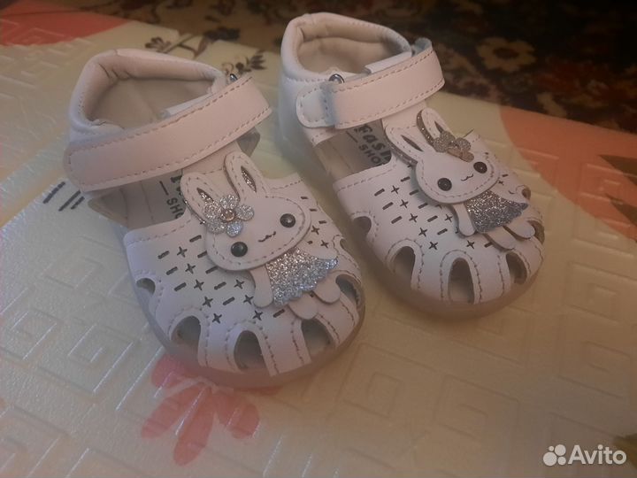 Босоножки для девочки светящиеся