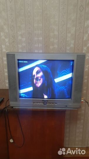 Телевизор Elenberg и LG