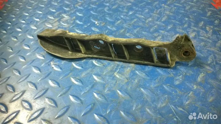 Кронштейн крепление крыла - бампера правый BMW 5