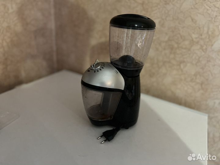 Кофемолка delonghi