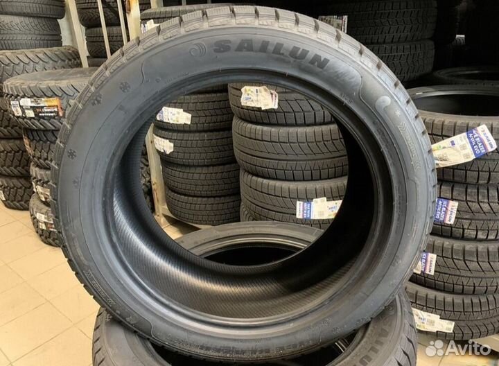 Sailun Ice Blazer Arctic EVO 245/40 R20 99