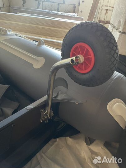 Надувная лодка пвх Gladiator 380 Pro