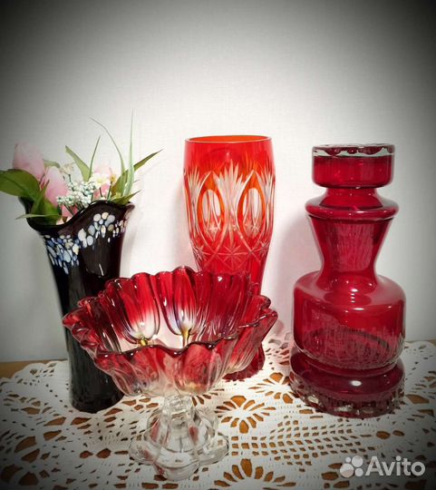Вазы, графин, цветное стекло
