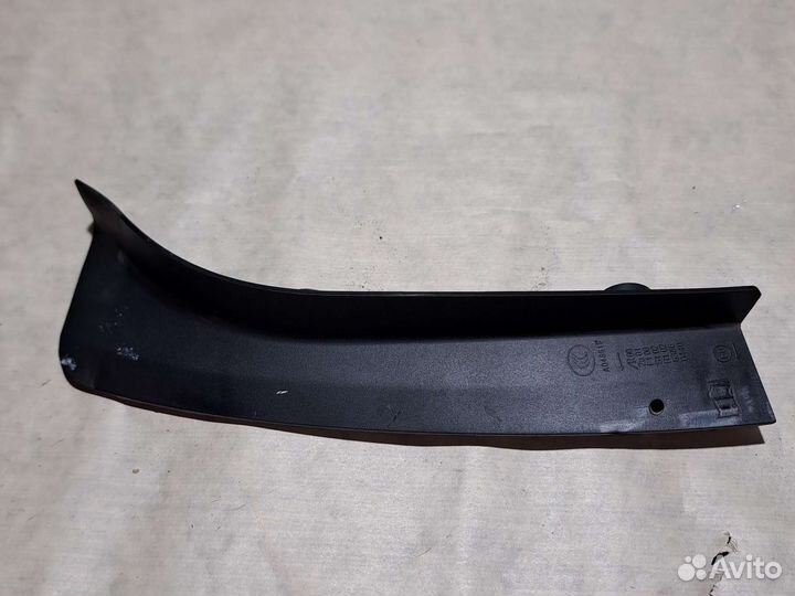 Накладка фонаря заднего левого Skoda Octavia A7