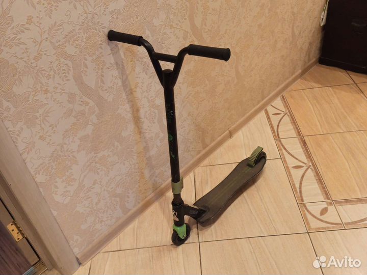 Трюковый самокат Explore